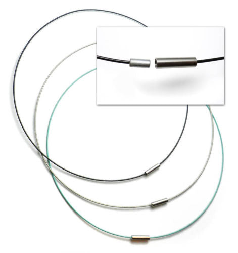 Edelstahlreifen mit Nylon ummantelt und mit Magnetschliesse